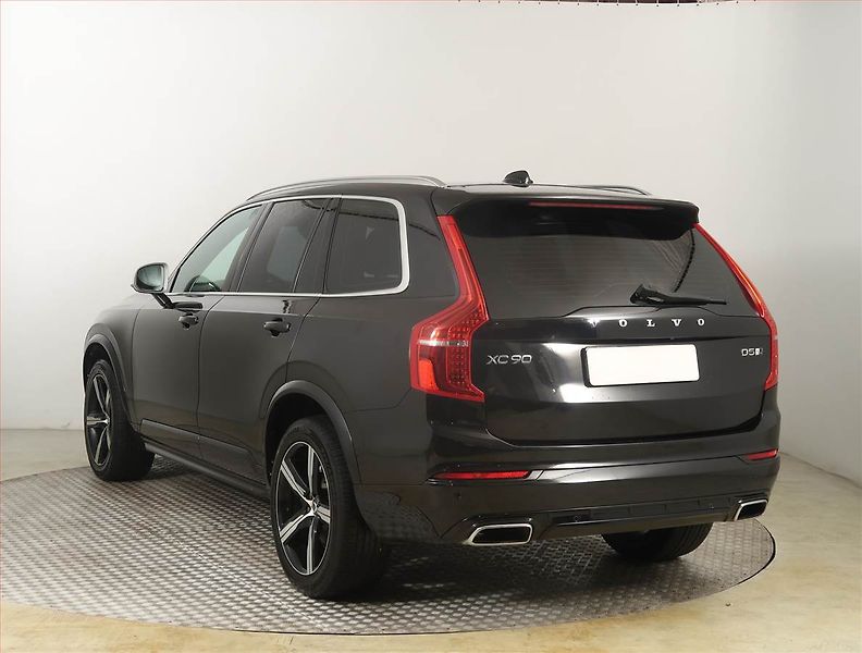 Volvo XC90 (2018) R-Design D5 AWD - fotka 4 z 23