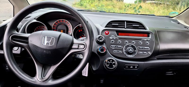 Honda Jazz 1.2 VTEC 66 kw - fotka 24 z 42