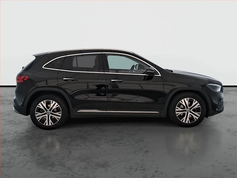 Mercedes-Benz GLA (2023) 200 d 4MATIC - fotka 6 z 16