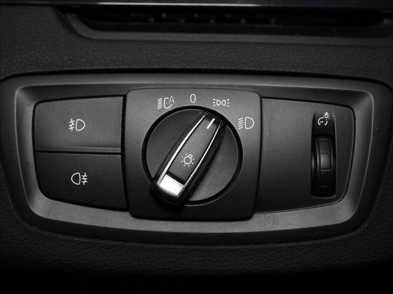 BMW X1 2,0 18d xDrive AT 126tkm.ČR - fotka 16 z 24