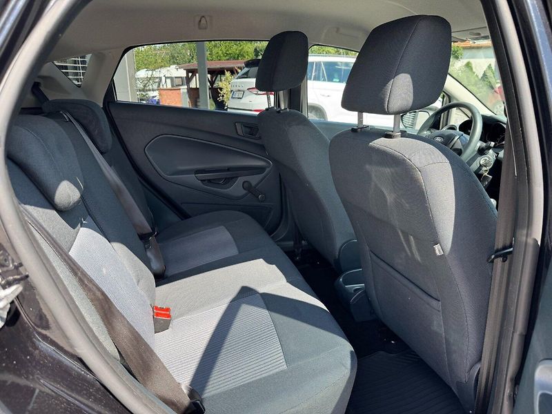 Ford Fiesta (2011) 1.25i 44kW - fotka 25 z 31