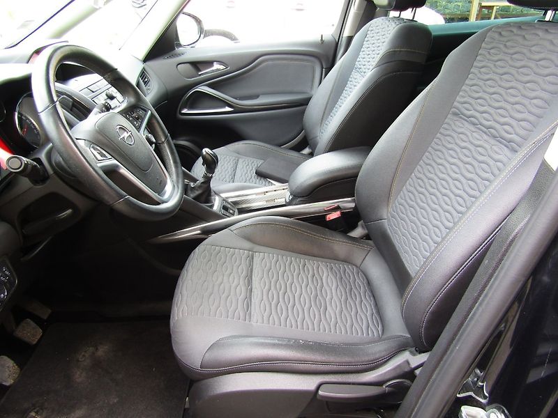 Opel Zafira (2015) 2.0 CDTi ÚPLNÁ SERVISNÍ HISTOR - fotka 19 z 48