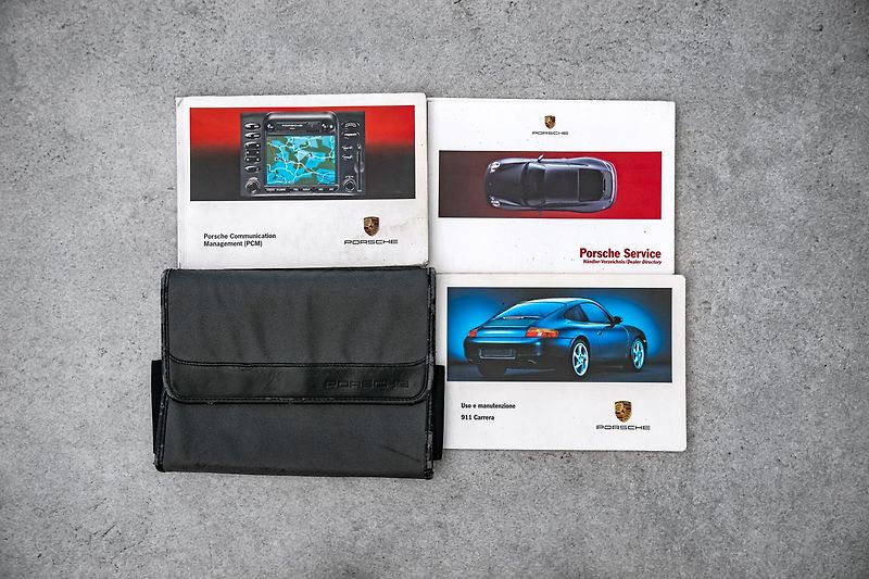 Porsche 911 911 Carrera 996 - fotka 18 z 19