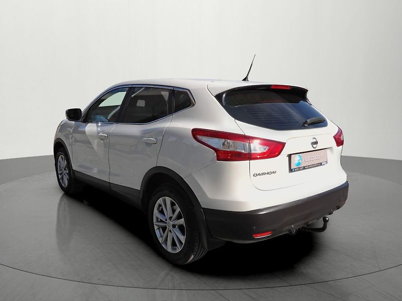 Nissan Qashqai 1.6dCi 4WD Tažné Kamera ČR - fotka 3 z 33