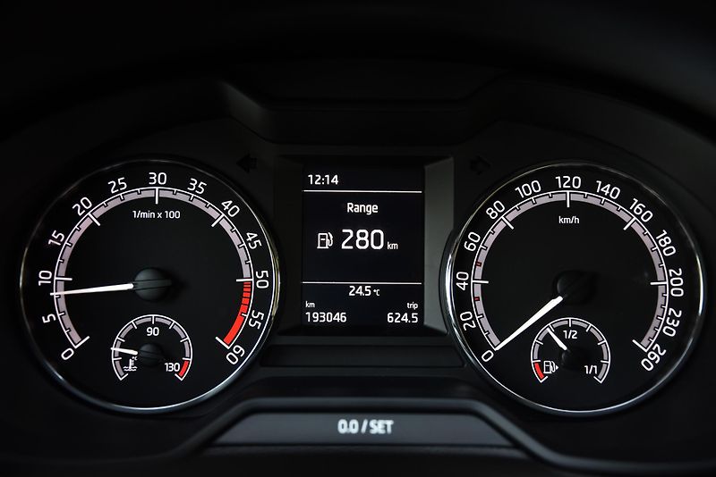 Škoda Octavia 1.6 TDi CR,VÝHŘEV,TEMP,ALU,1.M - fotka 15 z 42