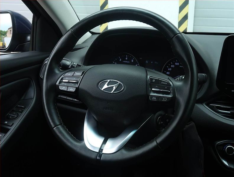 Hyundai i30 (2020) Family 1.5 T-GDI MHEV - fotka 22 z 22