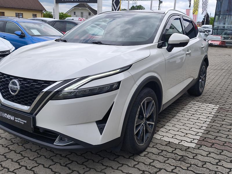 Nissan Qashqai 2021 ČR 1.3 DIG-T 116kW TEKNA+ - fotka 28 z 39