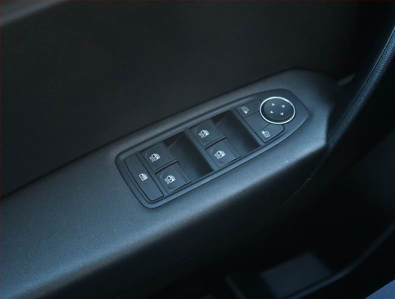 Renault Captur (2023) 1.0 TCe, LPG, ČR,1.maj - fotka 18 z 19