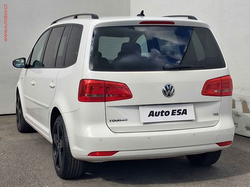 Volkswagen Touran (2012) 1.4 TSi, Match, navi, panor - fotka 6 z 18