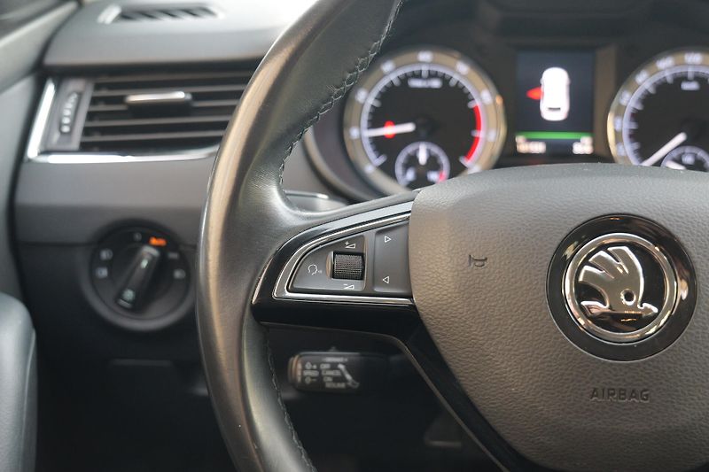 Škoda Octavia 1.5 TSI 110 kW Style LED Tažné - fotka 18 z 35
