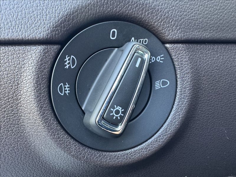 Škoda Octavia 2,0 TSI 140kW DSG L&K 4x4 DPH - fotka 24 z 50