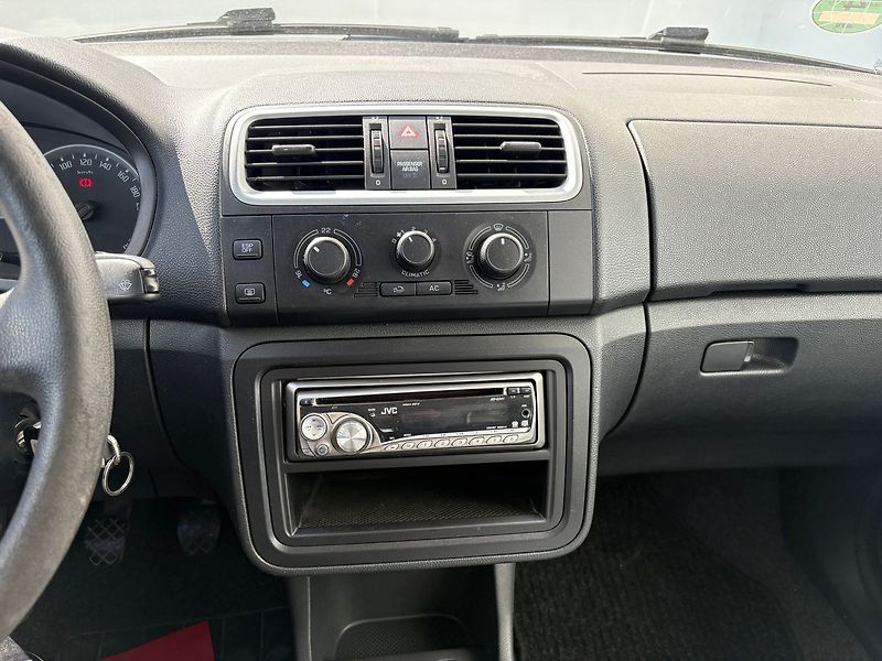 Škoda Fabia 1.4, 63kW, Style, Klima - fotka 10 z 24