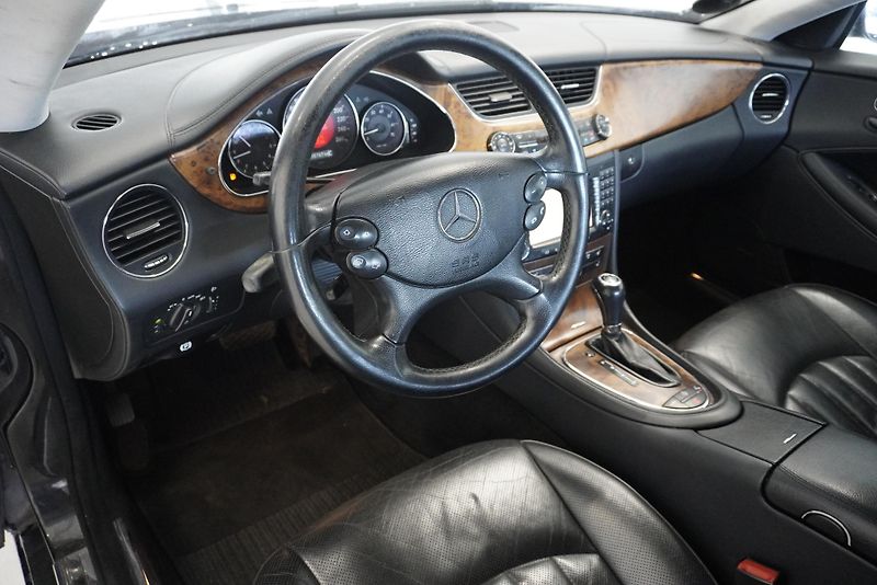 Mercedes-Benz CLS (2005) CLS350 3,5I AUTOMAT - fotka 13 z 31