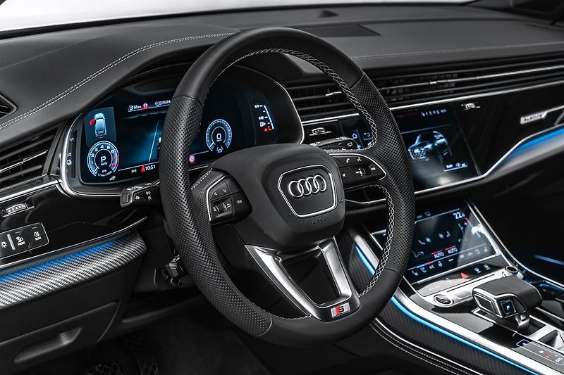 Audi Q7 e Quattro Sline 360kW Masáže - fotka 16 z 28