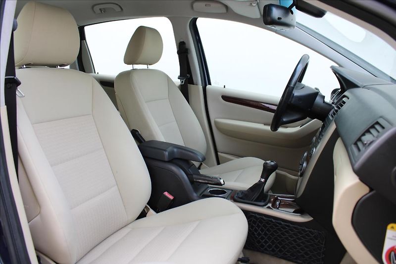 Mercedes-Benz Třídy B B 180 CDI / KLIMA / CZ - fotka 25 z 35