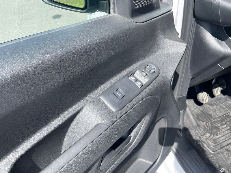 Toyota ProAce City 1.5L Diesel manuál odpočet DPH - fotka 13 z 29
