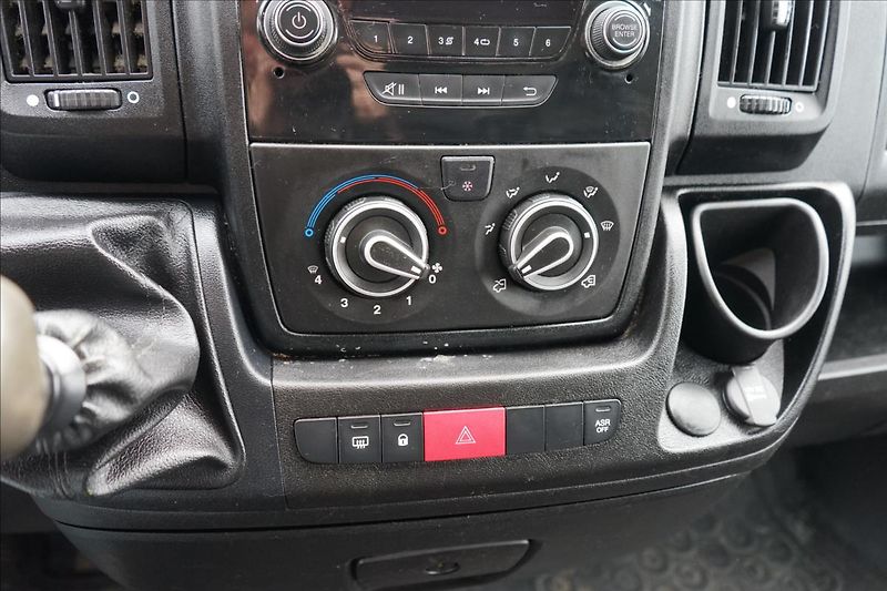 Citroën Jumper 2,0 BlueHDi  L1H1 tažné - fotka 14 z 18