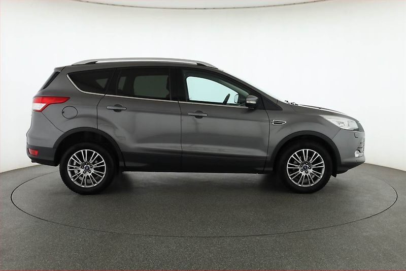 Ford Kuga (2013) 1.6 EcoBoost, Xenony, Tempomat - fotka 6 z 15