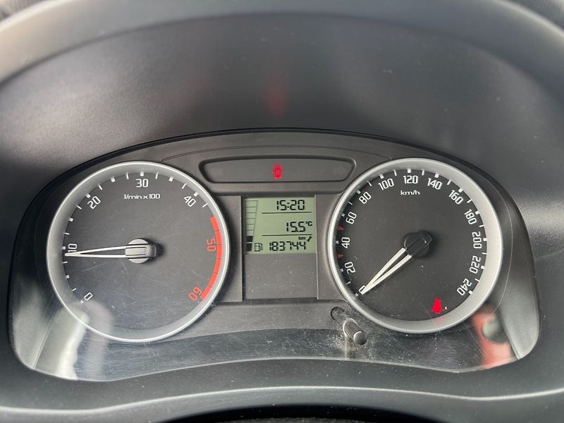 Škoda Roomster (2008) 1.4TDi - fotka 14 z 33