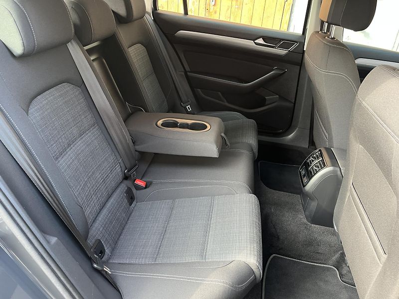 Volkswagen Passat (2021) VARIANT 4MOTION 2,0TDi 140kW - fotka 22 z 25