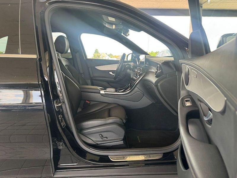 Mercedes-Benz GLC 220d 4MATIC - fotka 19 z 21