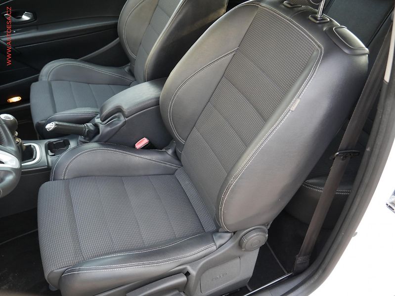 Renault Mégane (2011) 1.6 i, 1.maj,ČR, AC, temp - fotka 9 z 15