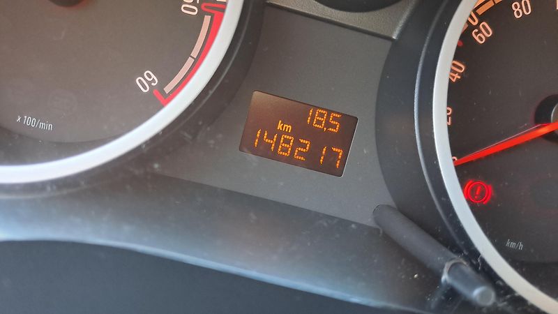 Opel Corsa 1.3 CDTI ENJOY Klima - fotka 21 z 25
