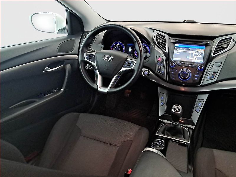 Hyundai i40 (2015) 1.7 CRDi, Serv.kniha, Navi - fotka 7 z 17