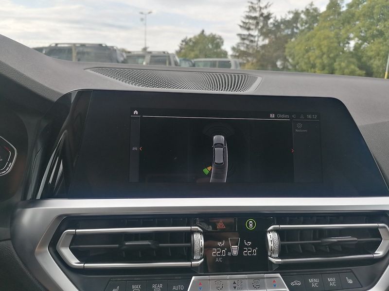 BMW Řada 3 (2020) 2.0 318D A/T Kůže - fotka 32 z 44