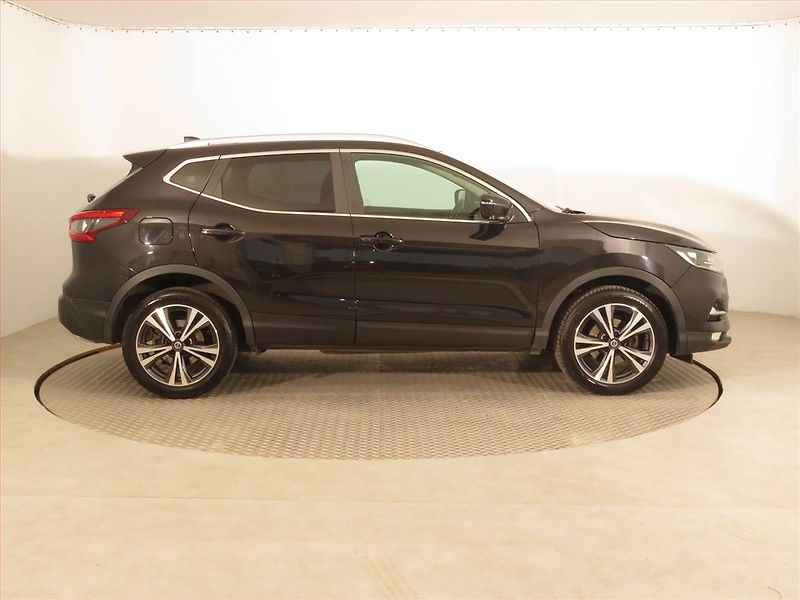 Nissan Qashqai (2018) N-Connecta 1.2 DIG-T - fotka 6 z 17