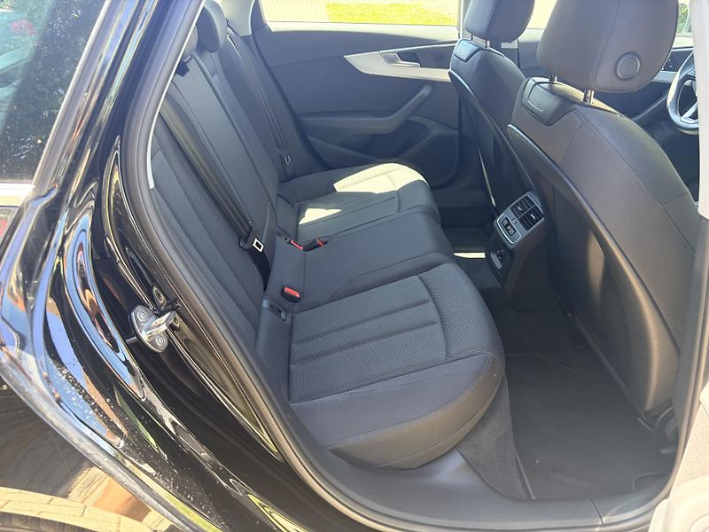 Audi A4 Avant 2.0TDI DSG QUATTRO REZERVACE - fotka 53 z 56