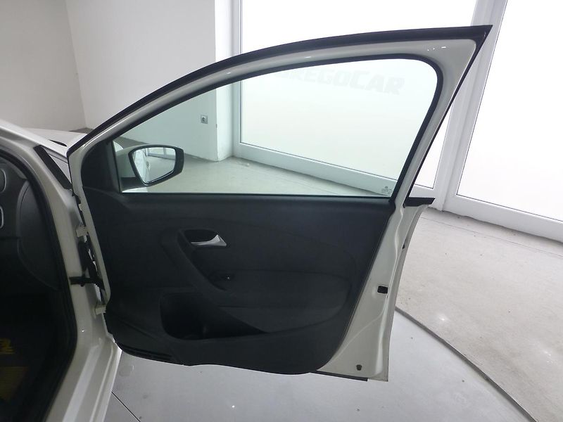 Volkswagen Polo (2011) 1,2TDI***KLIMA*NAVIGACE**5DV** - fotka 16 z 24