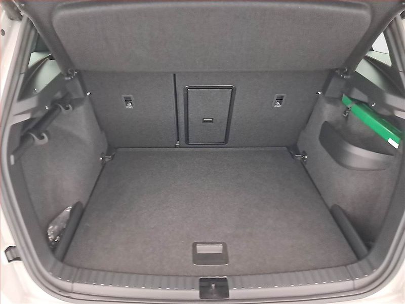 Škoda Karoq (2023) Sportline 1.5 TSI - fotka 14 z 17