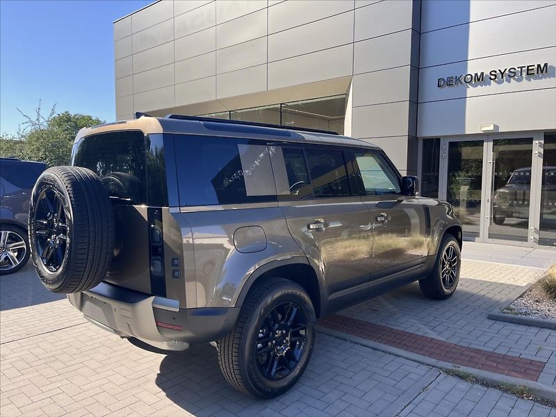 Land Rover Defender (2026) 3,0 110 S D250 AWD - fotka 5 z 17