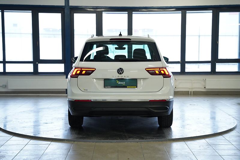 Volkswagen Tiguan - fotka 6 z 31