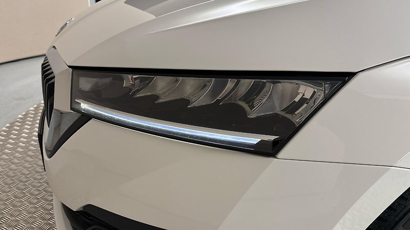 Škoda Octavia 2.0 TDI Ambition Combi - fotka 18 z 27