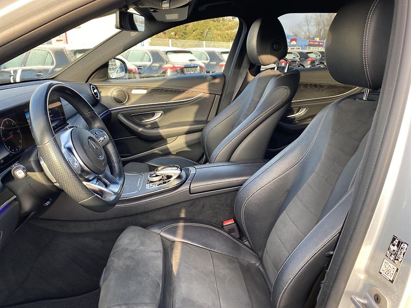 Mercedes-Benz Třídy E E 220d 4MATIC AMG - fotka 13 z 28