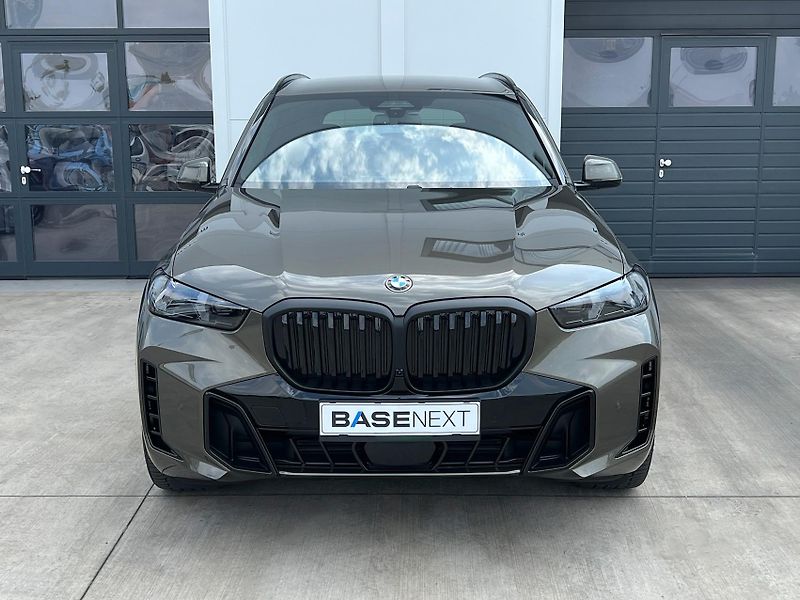 BMW X5 xDrive40d M-Sport - fotka 2 z 33