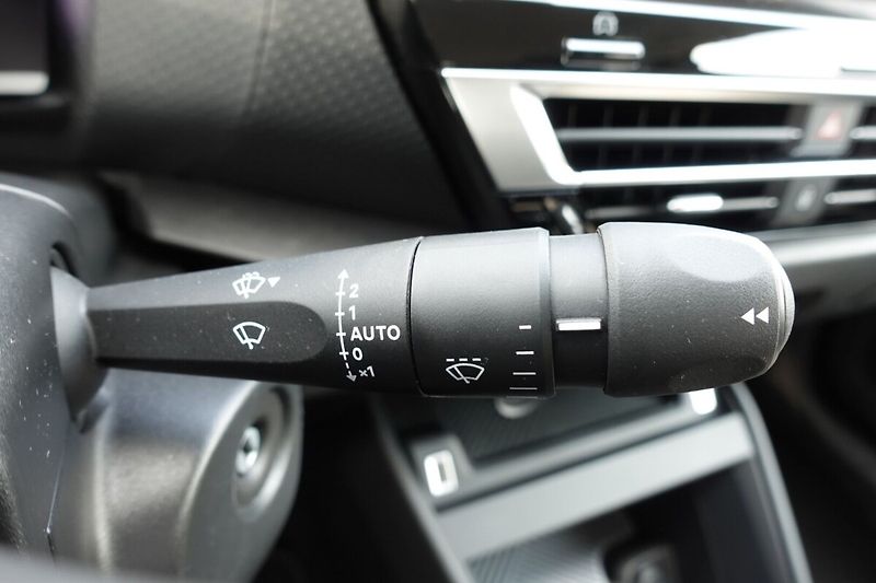 Citroën C4 1.2 Puretech 130 S&S MAN6 Feel - fotka 26 z 29