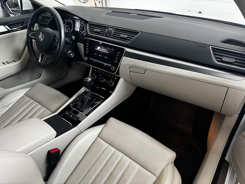 Škoda Superb (2018) Style 2.0 TDI 140 KW 4x4 -CZ- - fotka 20 z 27