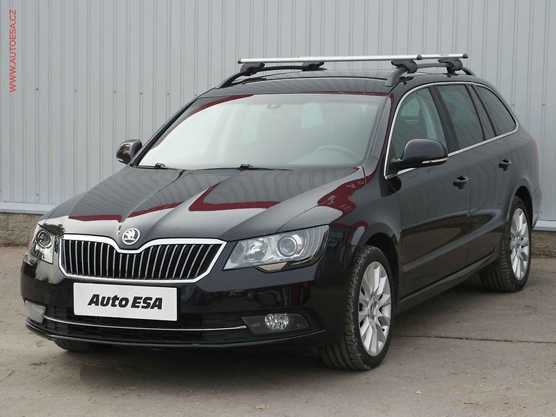 Škoda Superb (2014) 2.0 TDi, DSG, navi, xenon - fotka 3 z 21