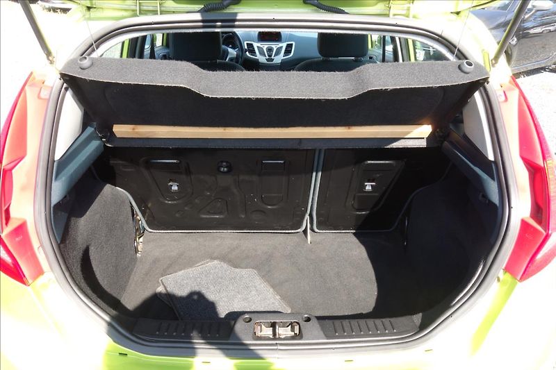 Ford Fiesta 1,2 i, ČR, KLIMATIZACE. - fotka 15 z 30