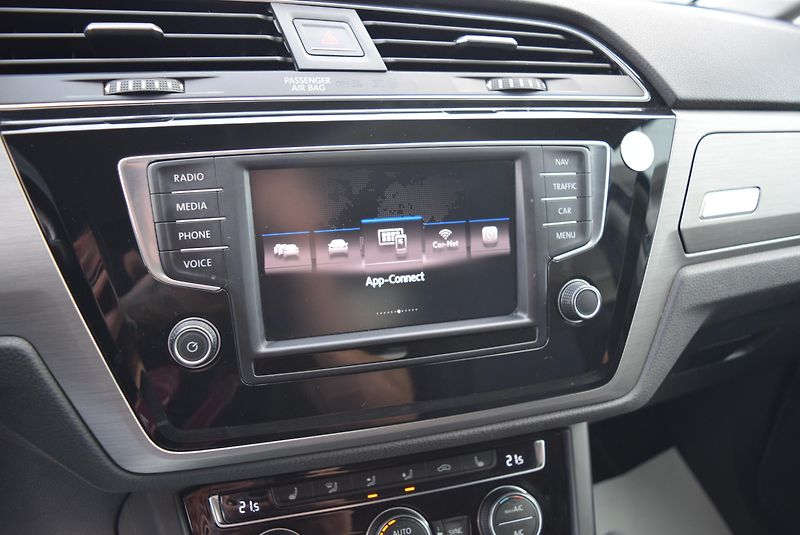 Volkswagen Touran (2016) 1.4TSI 110kw CLBMT 7MÍST TAŽN - fotka 27 z 50