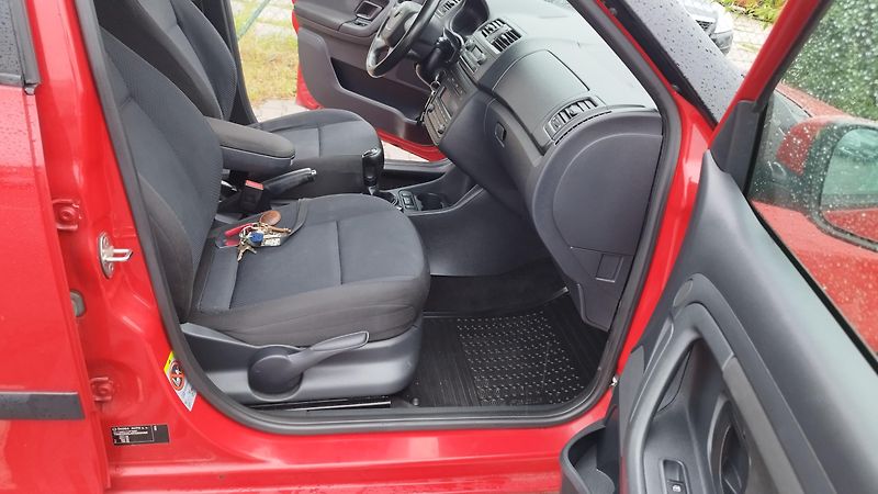 Škoda Fabia II,1.2TSi,volat- 608 081 843 - fotka 12 z 14