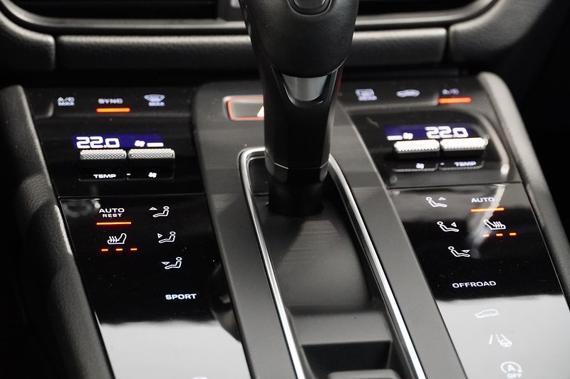 Porsche Macan 2.0TSI,1.MAJ,ČR,DPH,ACC,Kamera - fotka 22 z 28