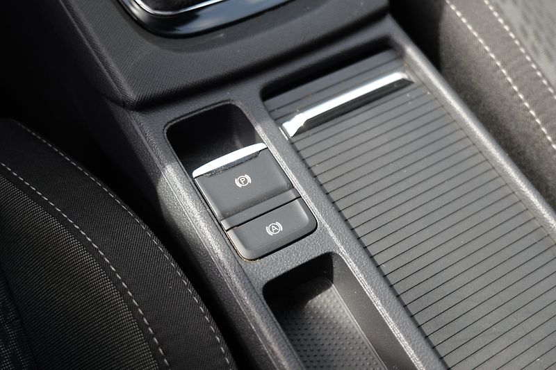 Škoda Octavia 1.5TSI Kam Ad.Temp. KESSY Taž - fotka 27 z 43