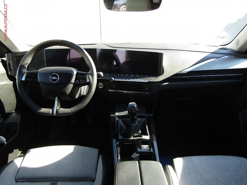 Opel Astra (2023) 1.5 CDTi, Elegance - fotka 8 z 22