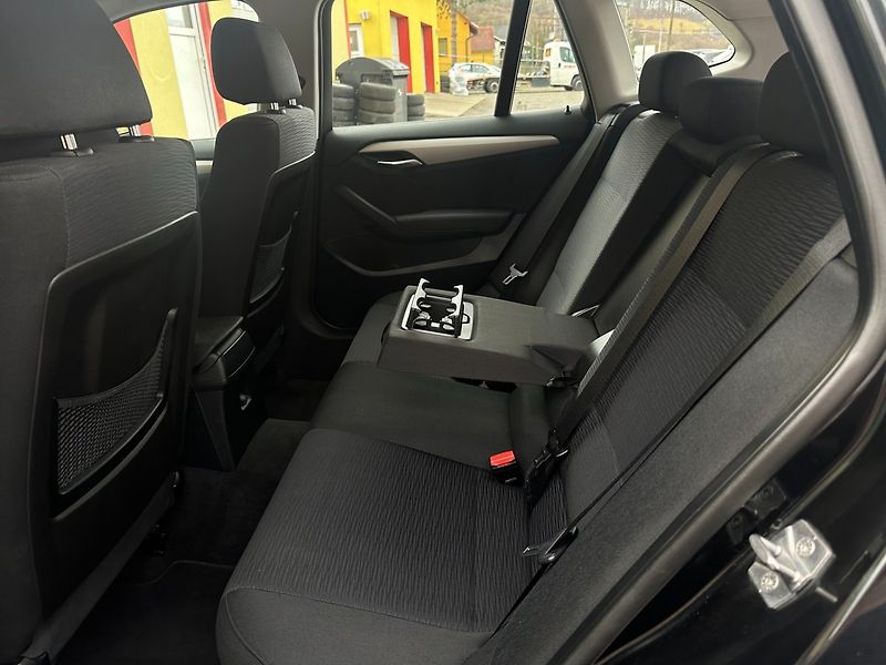 BMW X1 2.0D SDrive/Automat/95tisKM - fotka 14 z 27