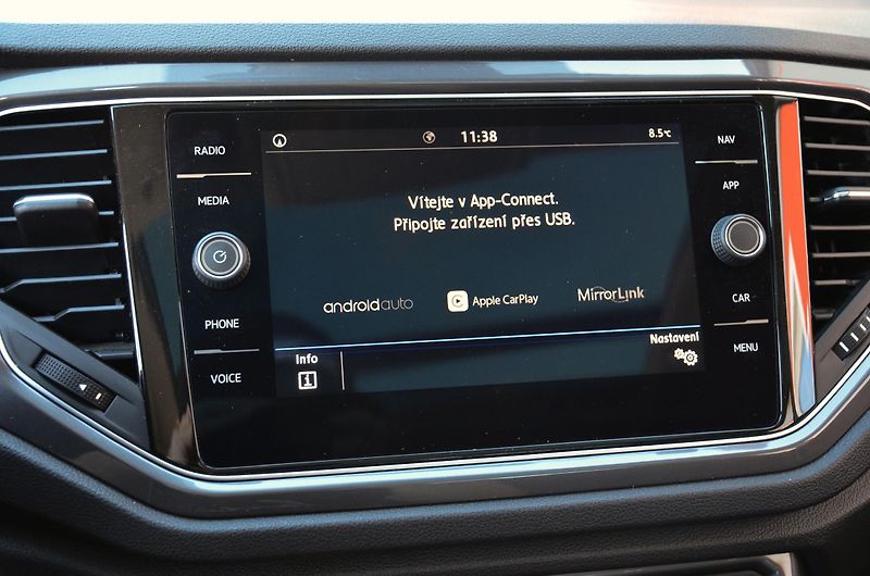 Volkswagen T-Roc (2020) 2.0 TDi DSG iQ.Drive Webasto - fotka 33 z 44