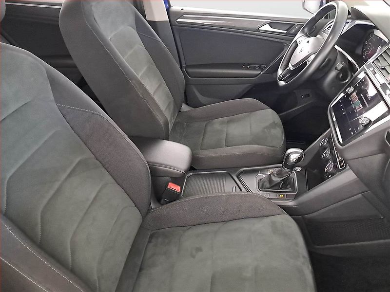 Volkswagen Tiguan (2018) 2.0 TDI, Automat, Serv.kniha - fotka 9 z 19